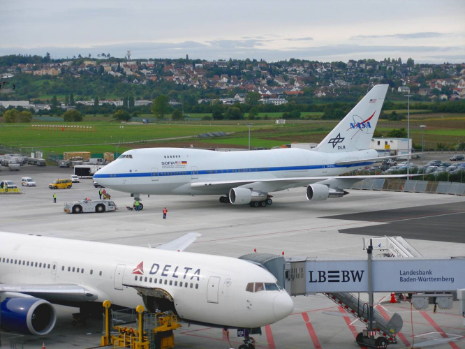 SOFIA arrives at the Stuttgart airport. 